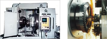 Left： Klingelnberg AMK855 Right: Spiral bevel gear tooth cutting (KNC60)